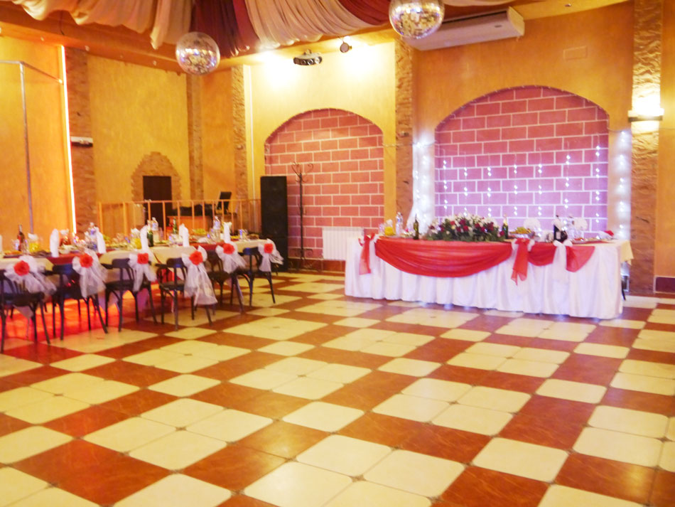 оформление свадебного зала в красном цвете ресторан Шале г. Солигорск 8843